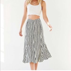 KIMCHI BLUE Midi Skirt White with Black Stripes